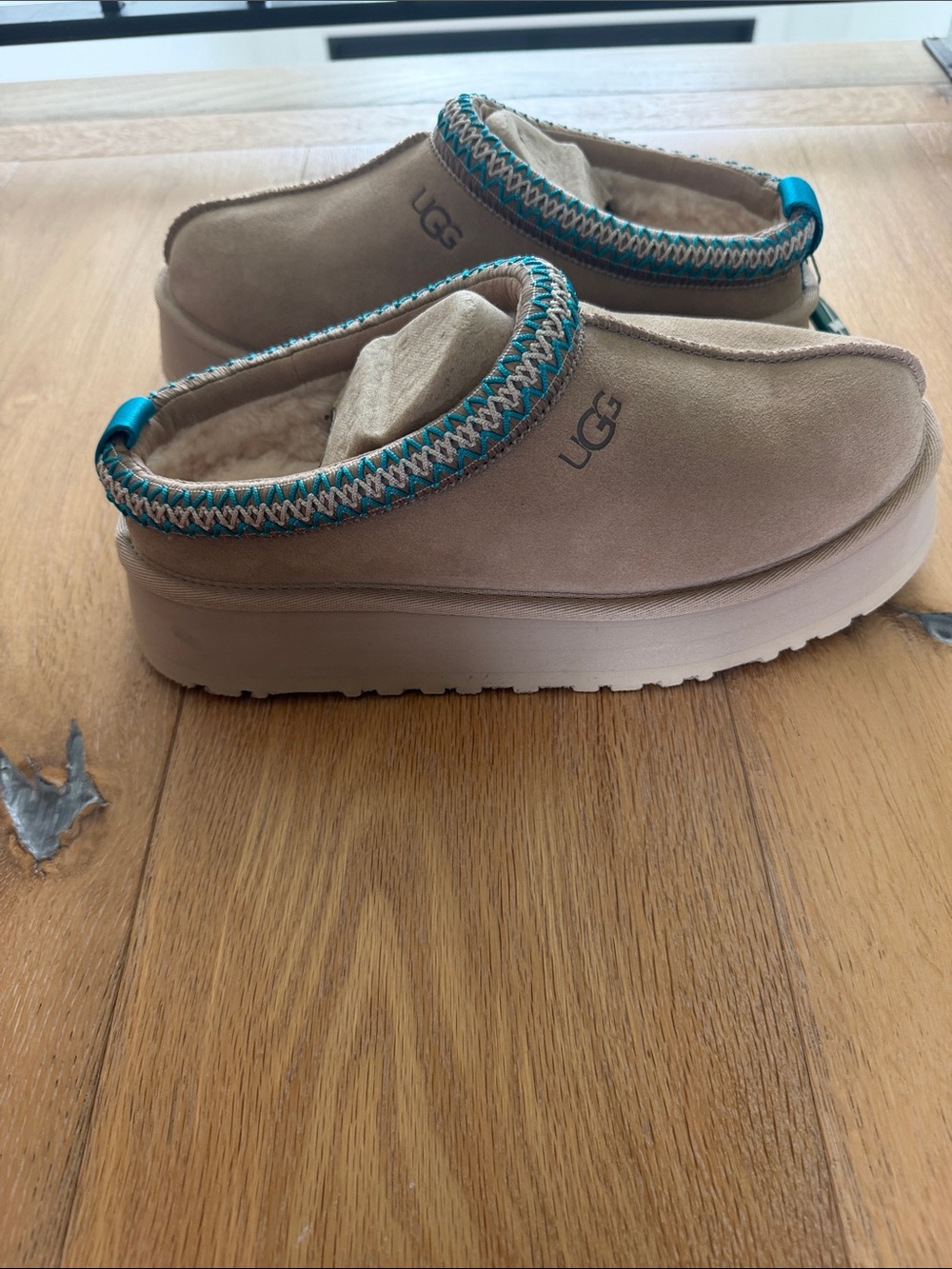Ugg tazz turquoise stitch